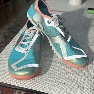 SKORA RUNNING SHOES SIZE 7.5